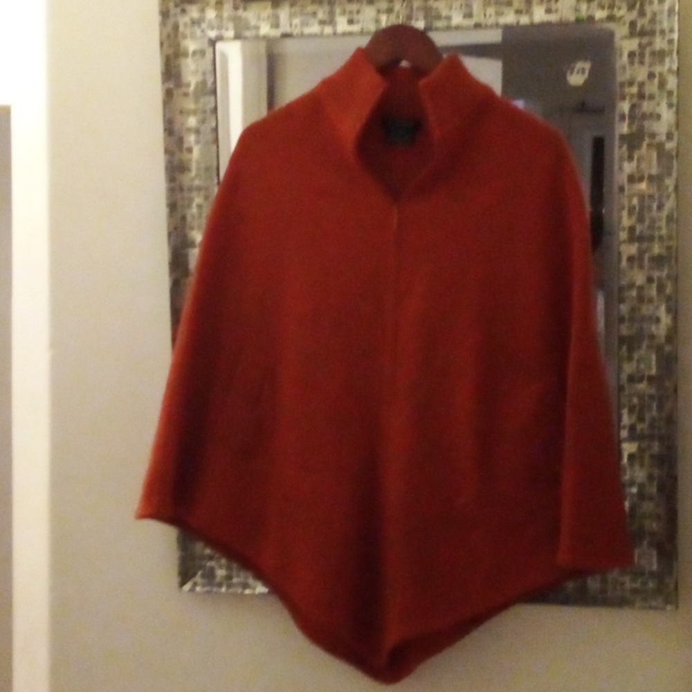 CLOTHES BY  RENUE